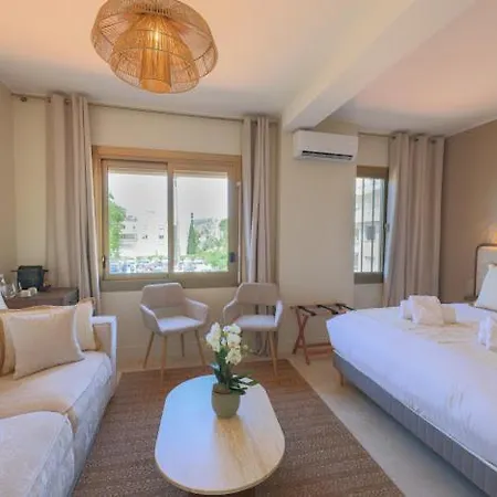 Otel Lou 3*