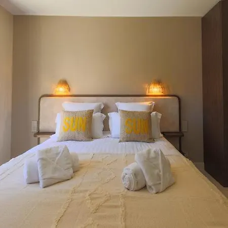 Otel Lou